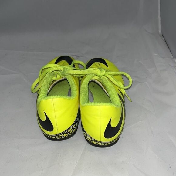 Yellow Nike hyper venom cleats - Picture 5 of 7